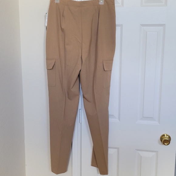 New Briggs New York Camel Cargo Trousers / Pants - Size 12 Tall - Picture 3 of 5